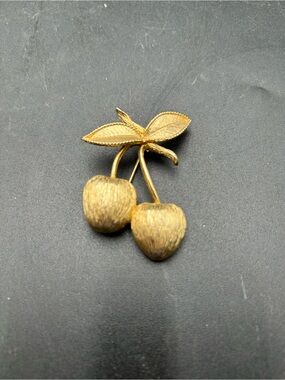 Gold-Tone Cherry Leaf Brooch - Women's Jewelry by Sarah Coventry